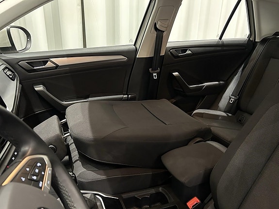 Volkswagen T-Roc 10 of 14