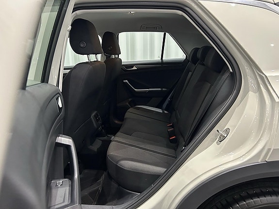 Volkswagen T-Roc 7 of 14