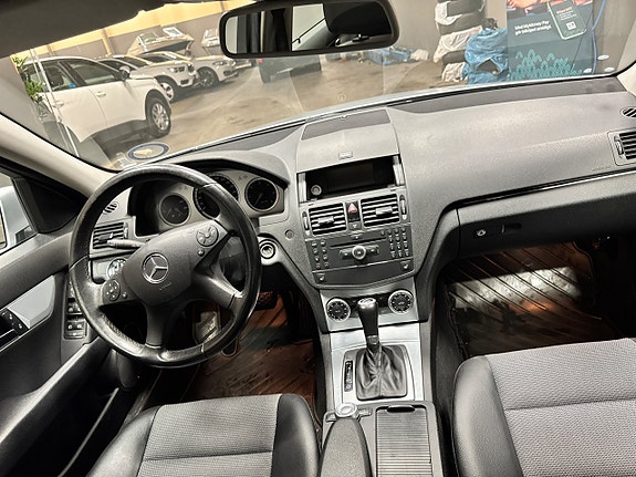 Mercedes-Benz C220 8 of 10