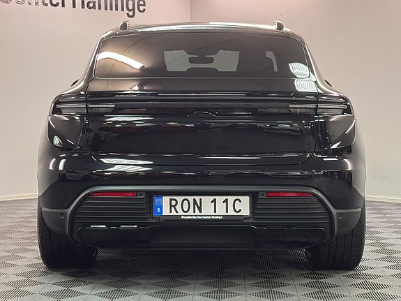 Porsche Macan 4 3 of 14