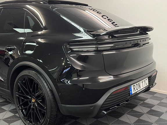 Porsche Macan 4 7 of 14
