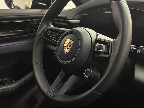 Porsche Macan 4 14 of 14