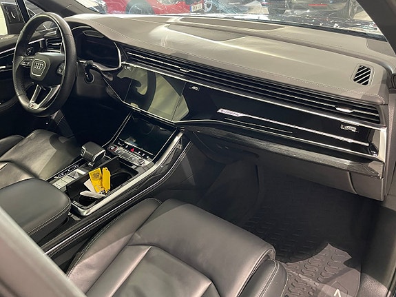 Audi SQ7 24 of 30