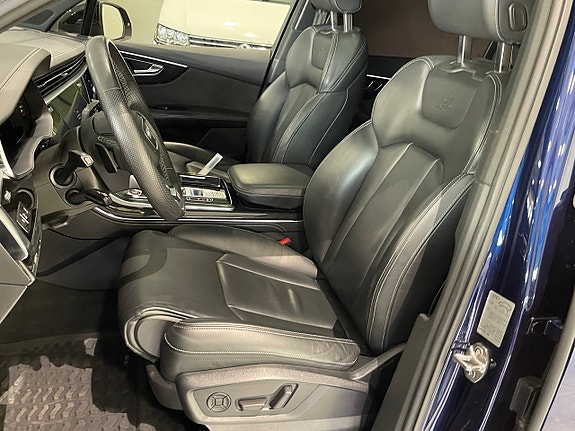 Audi SQ7 12 of 30