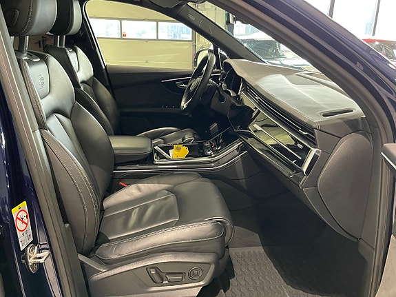 Audi SQ7 23 of 30
