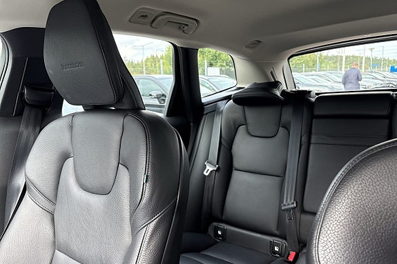 Volvo XC60 12 of 12