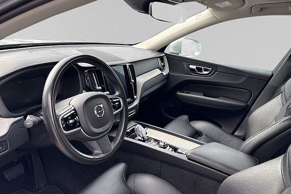Volvo XC60 7 of 12