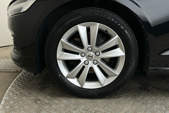 Volvo V60 12 of 28