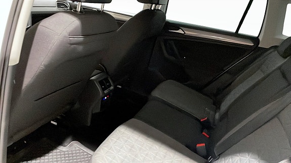 Volkswagen Tiguan 11 of 13