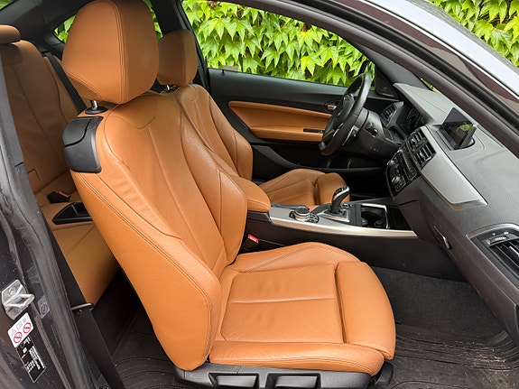 BMW 230i 4 of 5