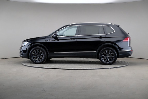 Volkswagen Tiguan Allspace 4 of 28