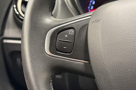 Renault Captur 11 of 23