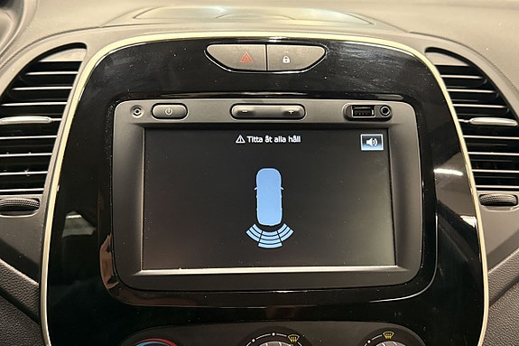 Renault Captur 16 of 23