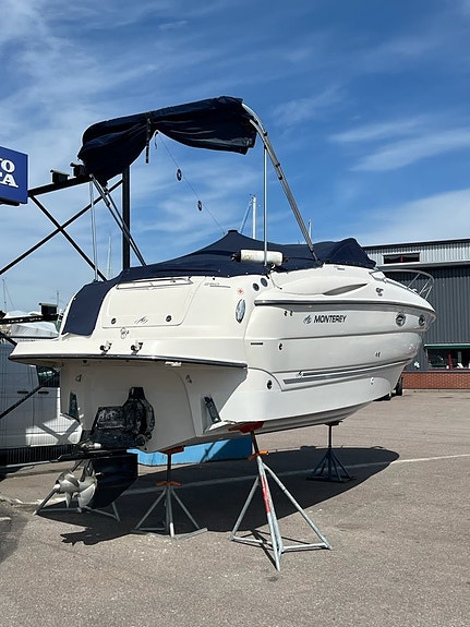 Monterey 250 CR – MerCruiser 350 MAG | Varvsskött 2 of 6