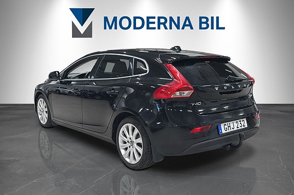 Volvo V40 3 of 24