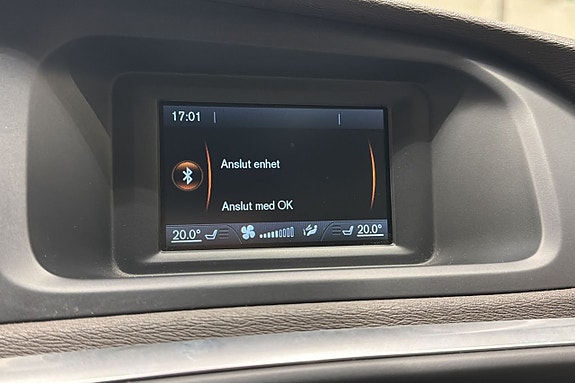 Volvo V40 12 of 24