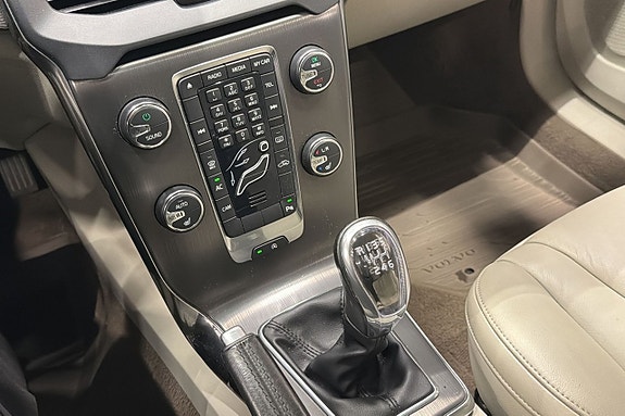 Volvo V40 13 of 24