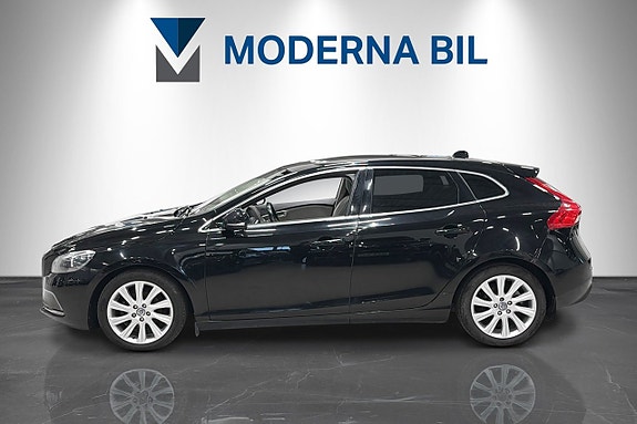 Volvo V40 2 of 24