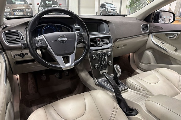 Volvo V40 8 of 24