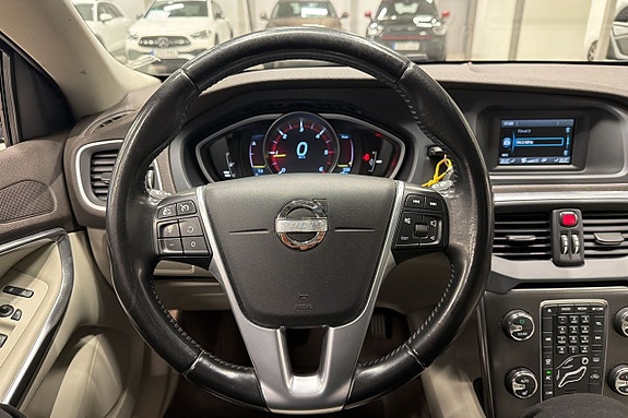 Volvo V40 9 of 24