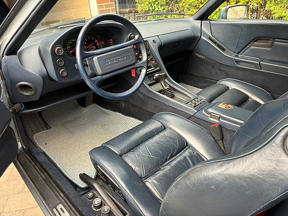 Porsche 928 3 of 3