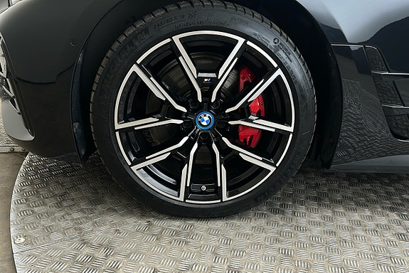 BMW i4 12 of 28