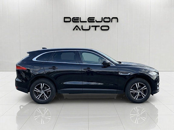 Jaguar F-PACE 3 of 11