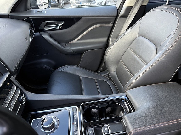 Jaguar F-PACE 8 of 11
