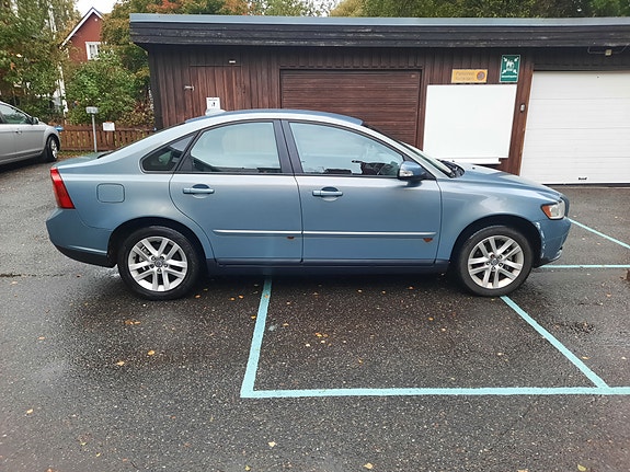 Volvo S40 3 of 6