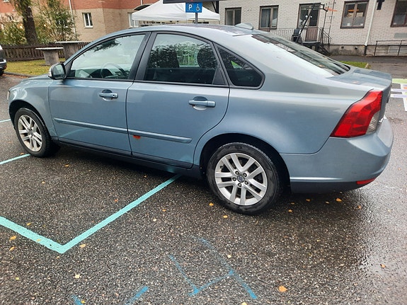 Volvo S40 2 of 6