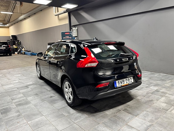 Volvo V40 3 of 10