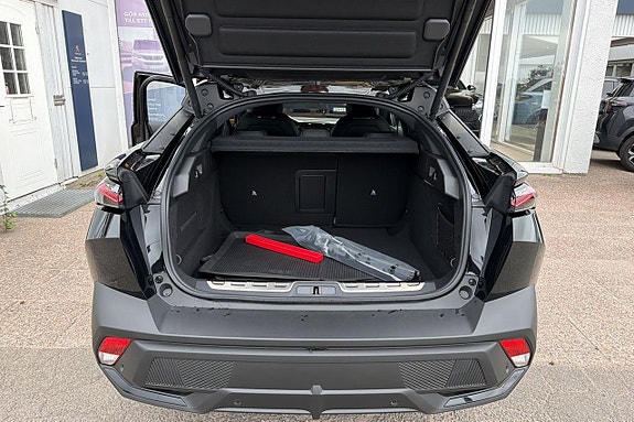 Peugeot 408 8 of 8