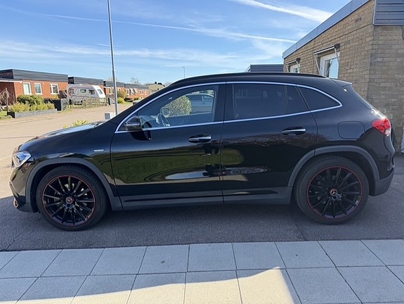 Mercedes-Benz GLA220 d 7 of 9
