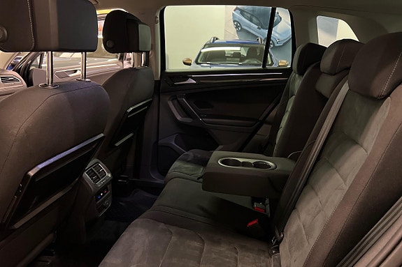 Volkswagen Tiguan 2 of 20