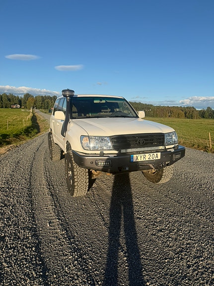 Toyota Land Cruiser 5 of 10