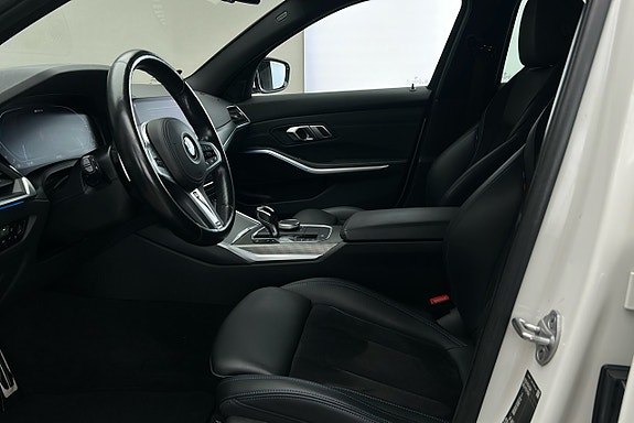 BMW 330e 10 of 22