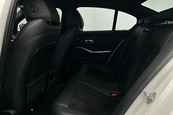 BMW 330e 13 of 22