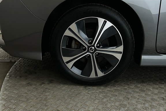 Nissan Leaf 12 of 23