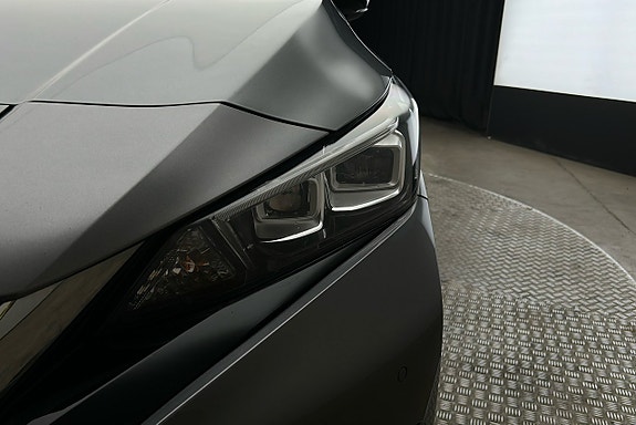 Nissan Leaf 11 of 23