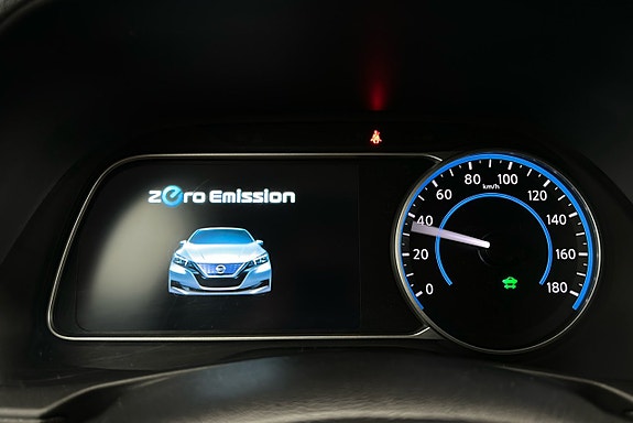 Nissan Leaf 7 of 23