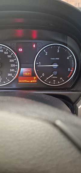 BMW 320d 8 of 11