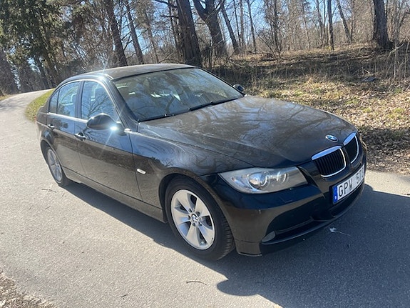 BMW 320d 2 of 11