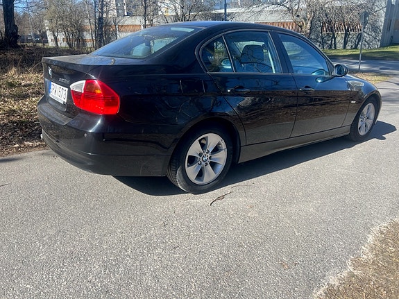 BMW 320d 4 of 11