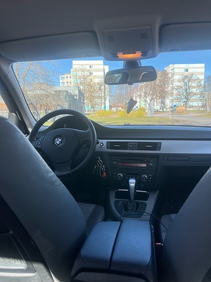BMW 320d 5 of 11