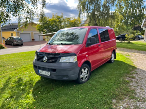 Volkswagen Multivan 5 of 9