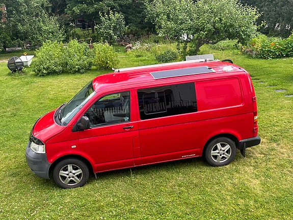 Volkswagen Multivan 2 of 9