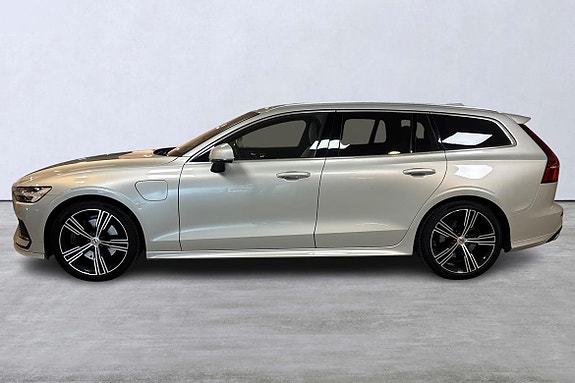 Volvo V60 2 of 14
