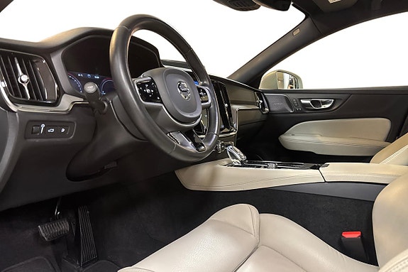 Volvo V60 8 of 14