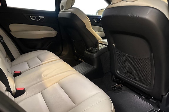 Volvo V60 11 of 14