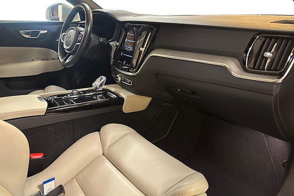 Volvo V60 10 of 14